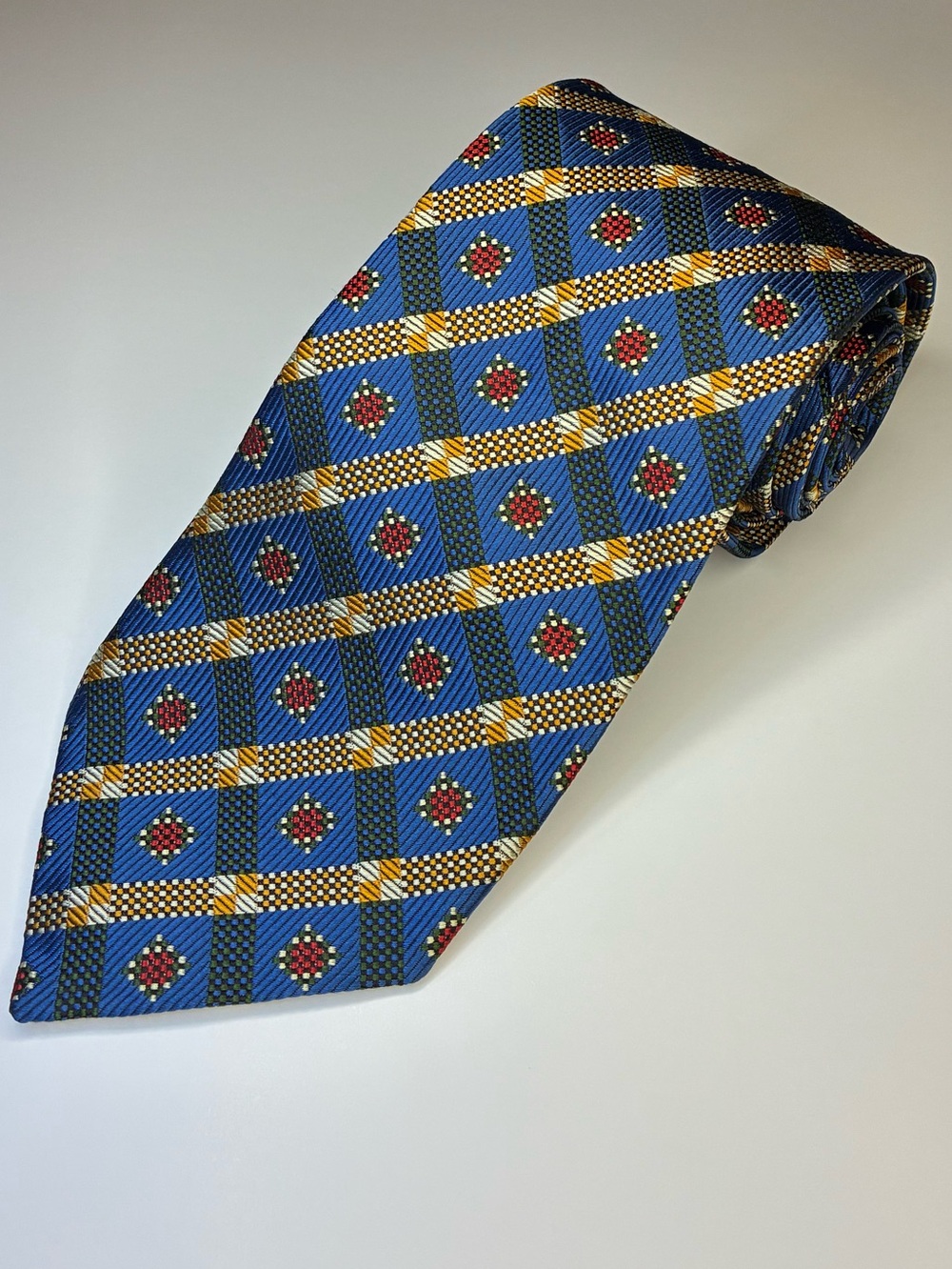 ERMENEGILDO ZEGNA 100% SILK TIE- Beautiful Geometric Design and 58 inch  Perfect
